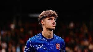 足球中超多队开始集训，主帅强调体能储备