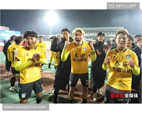 意甲联赛焦点战：尤文图斯险胜罗马