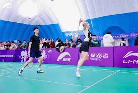 记者：戈登昨天骑自行车摔倒擦伤小腿和鼻子，但没有大碍